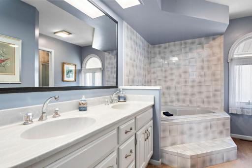 2535 S Shore Boulevard, White Bear Lake, MN 55110