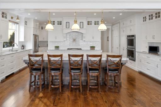 2805 Center Road, Wayzata, MN 55391