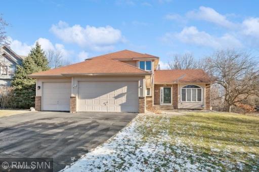 10370 51st Place N, Plymouth, MN 55442