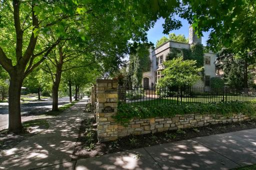 1820 Knox Avenue S, Minneapolis, MN 55403