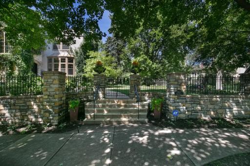 1820 Knox Avenue S, Minneapolis, MN 55403