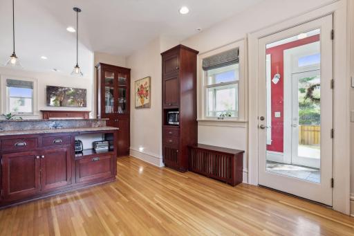 1811 Emerson Avenue S, Minneapolis, MN 55403