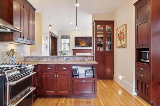 1811 Emerson Avenue S, Minneapolis, MN 55403