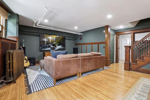 1811 Emerson Avenue S, Minneapolis, MN 55403