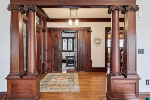 1811 Emerson Avenue S, Minneapolis, MN 55403
