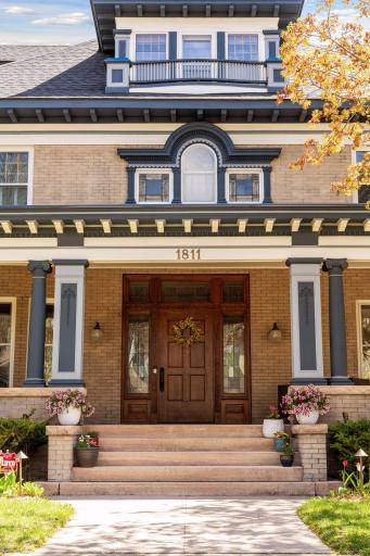 1811 Emerson Avenue S, Minneapolis, MN 55403
