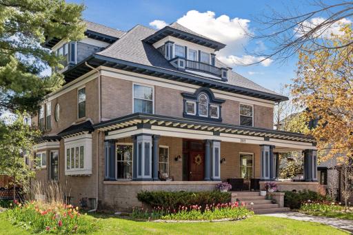 1811 Emerson Avenue S, Minneapolis, MN 55403
