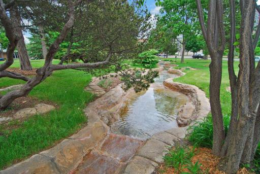 1811 Emerson Avenue S, Minneapolis, MN 55403