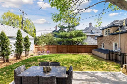 1811 Emerson Avenue S, Minneapolis, MN 55403