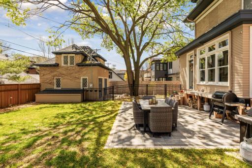 1811 Emerson Avenue S, Minneapolis, MN 55403