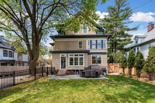 1811 Emerson Avenue S, Minneapolis, MN 55403