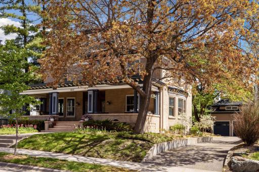 1811 Emerson Avenue S, Minneapolis, MN 55403