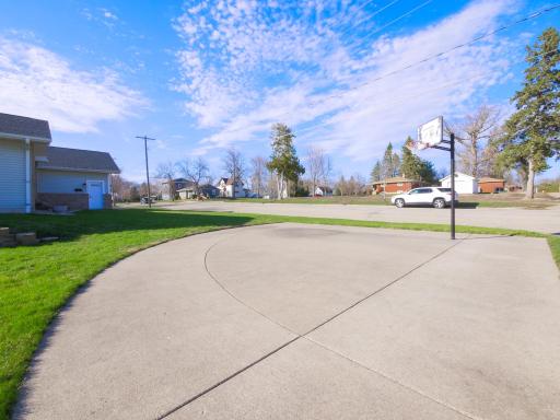 111 Montana Avenue, Morris, MN 56267