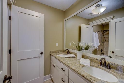 5647 57th Street Circle N, Lake Elmo, MN 55042