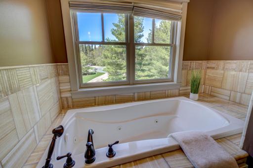 5647 57th Street Circle N, Lake Elmo, MN 55042