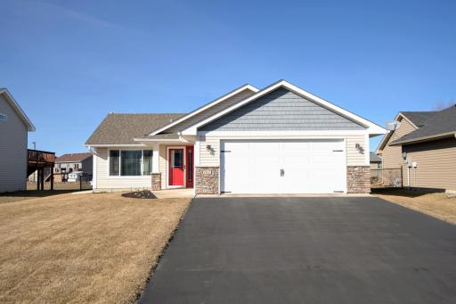 Charming 1-Story with 2BR/1BA in a convenient Isanti location