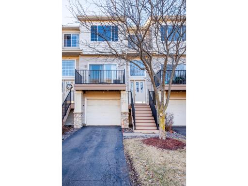 2144 Eagle Trace Lane, Saint Paul, MN 55129