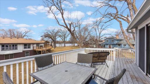 Wow what a huge deck! Perfect for BBQ's and has a Lake View! I know where I would enjoy my morning coffee!