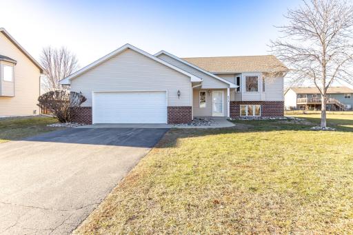 654 Timothy Court, Shakopee, MN 55379