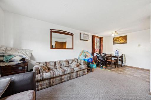 8125 12th Ave S, Bloomington, MN 55425