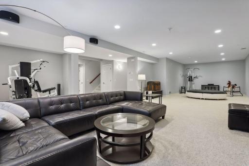 320 Louisiana Avenue N, Golden Valley, MN 55427