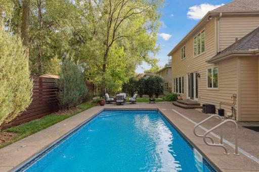 320 Louisiana Avenue N, Golden Valley, MN 55427