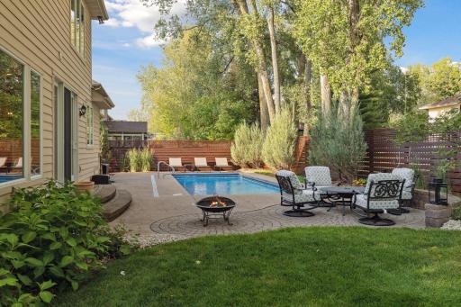 320 Louisiana Avenue N, Golden Valley, MN 55427