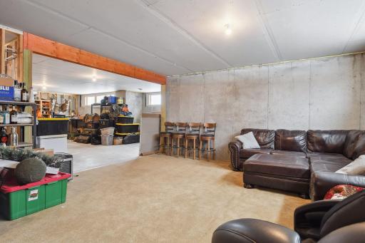 8780 Airport Road, Waconia, MN 55387