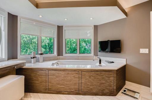 14953 Richards Drive W, Minnetonka, MN 55345