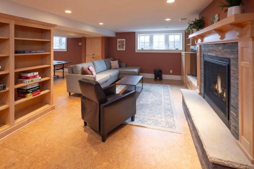 2732 Kenilworth Place, Minneapolis, MN 55405