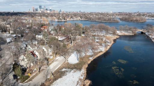 2732 Kenilworth Place, Minneapolis, MN 55405