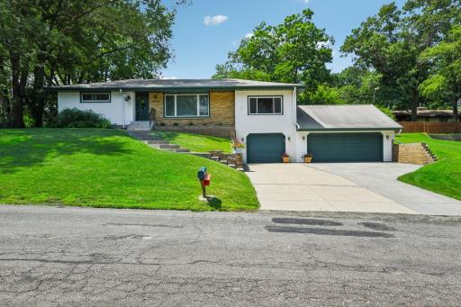 5445 Lakeview Avenue, White Bear Lake, MN 55110