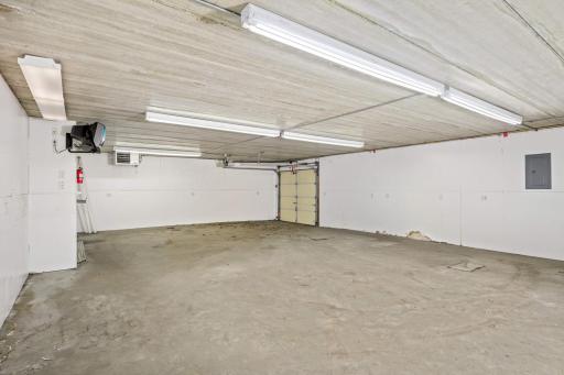 Amazing 2nd- 3 car garage span-create under the main garage! Perfect for woodworking, car work, sports and more!