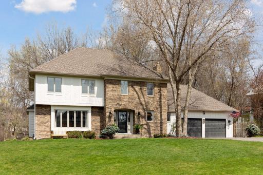Introducing 19860 Chartwell Hill in the desirable Waterford neighborhood of Shorewood, Minnesota. Nestled on a private 0.52-acre lot, this Steiner & Koppelman boasts five bedrooms and four bathrooms across 3,562 finished square feet.