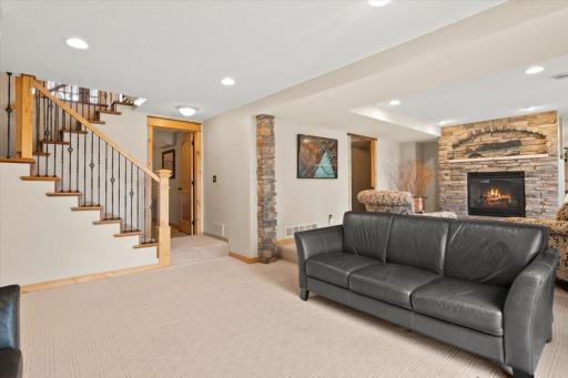 7468 Mariner Drive N, Maple Grove, MN 55311