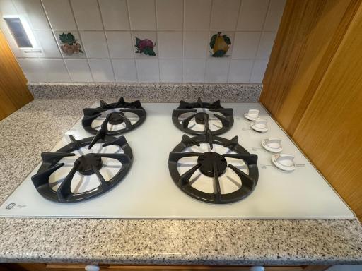 7324Vinewood Ct Gas Cooktop with double overn