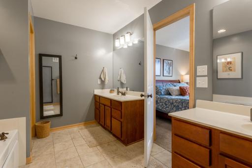 1678 Village Trail E, 1, Saint Paul, MN 55109