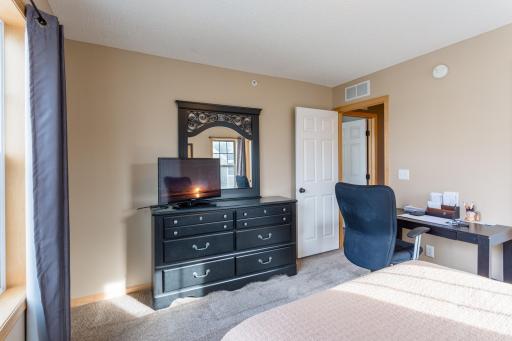 1678 Village Trail E, 1, Saint Paul, MN 55109
