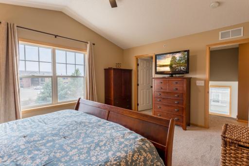 1678 Village Trail E, 1, Saint Paul, MN 55109