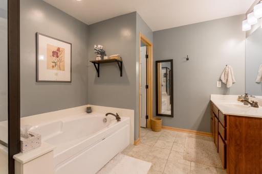 1678 Village Trail E, 1, Saint Paul, MN 55109