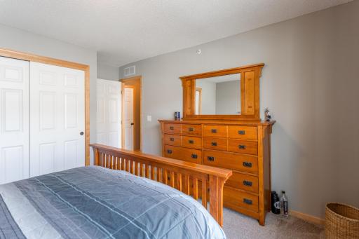 1678 Village Trail E, 1, Saint Paul, MN 55109