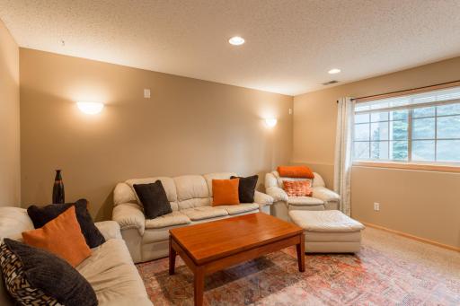 1678 Village Trail E, 1, Saint Paul, MN 55109