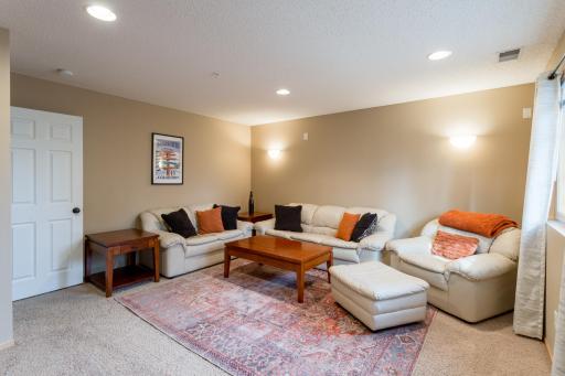 1678 Village Trail E, 1, Saint Paul, MN 55109