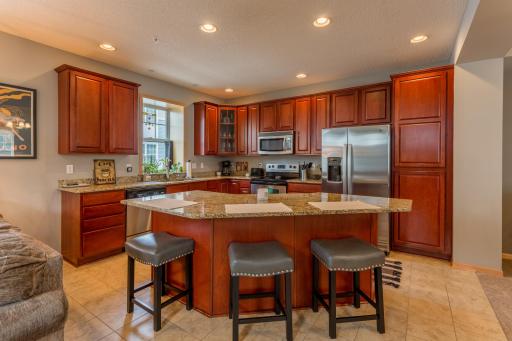 1678 Village Trail E, 1, Saint Paul, MN 55109