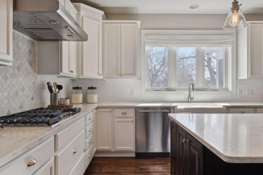 9961 Frederick Place, Eden Prairie, MN 55347