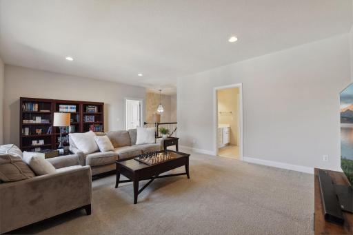 9961 Frederick Place, Eden Prairie, MN 55347