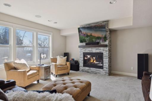 An abundance of windows, again, bask the space in sunlight and enjoying private views.