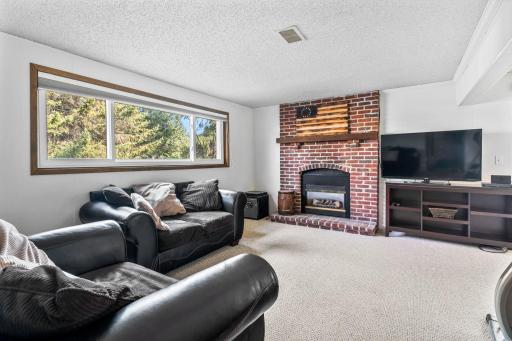 974 94th Avenue NE, Blaine, MN 55434
