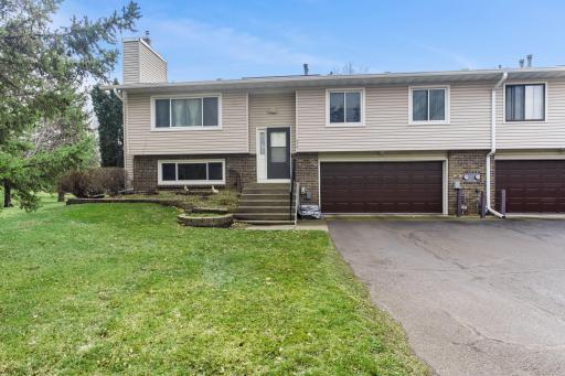 974 94th Avenue NE, Blaine, MN 55434