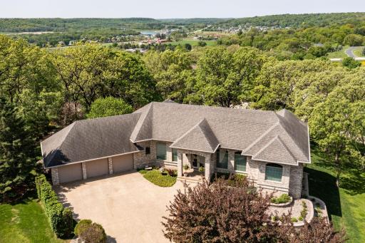 1019 Hunters Point Lane SW, Rochester, MN 55902